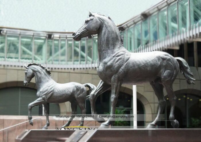 horse sculpture for outdoor court