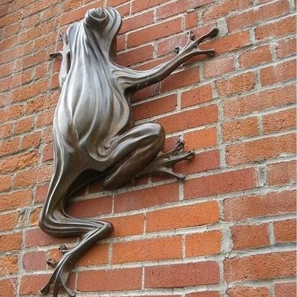 modern design of frog bronze sculpture