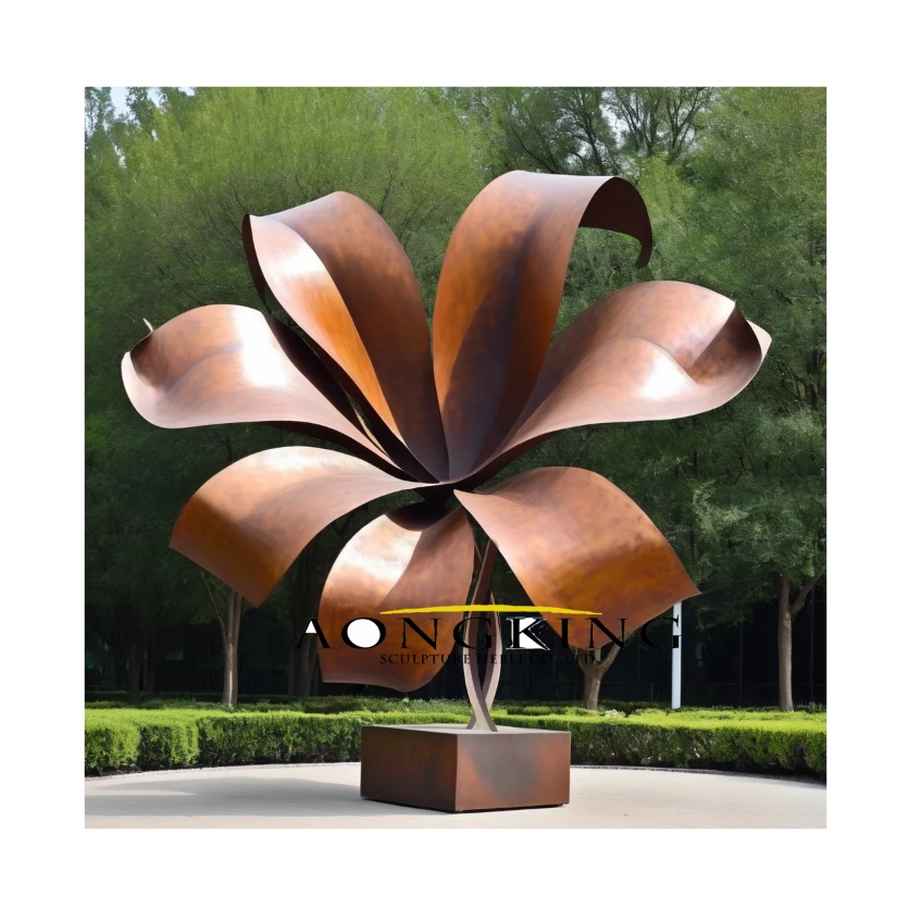 Floral design Metallic bloom lily corten garden sculpture