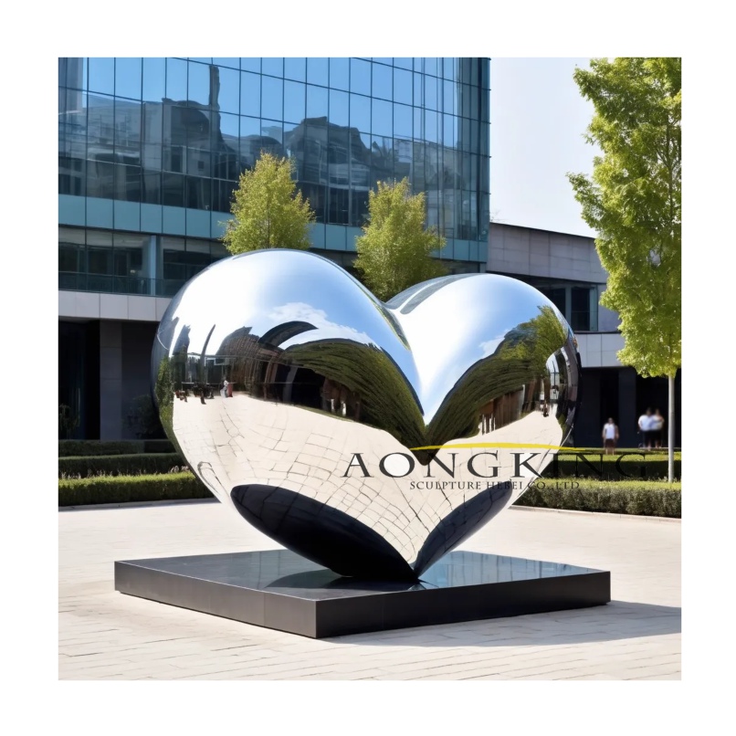 Building exterior Love-themed Heart Mirror Artwork Stainless Steel Sculpture